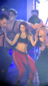 Primetime queen Marian Rivera sets the stage on fire with a hot dance performance with male dancers that makes fans blush!